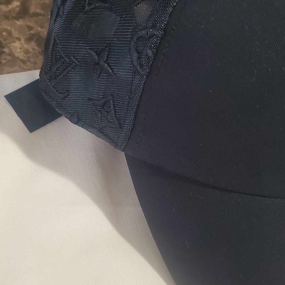 Hat - Picture 5 of 7